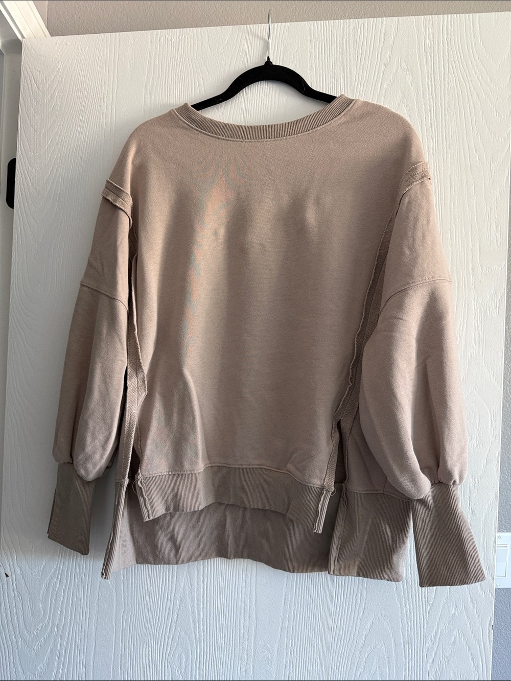 Women's Oversized Pullover Sweatshirt in Taupe